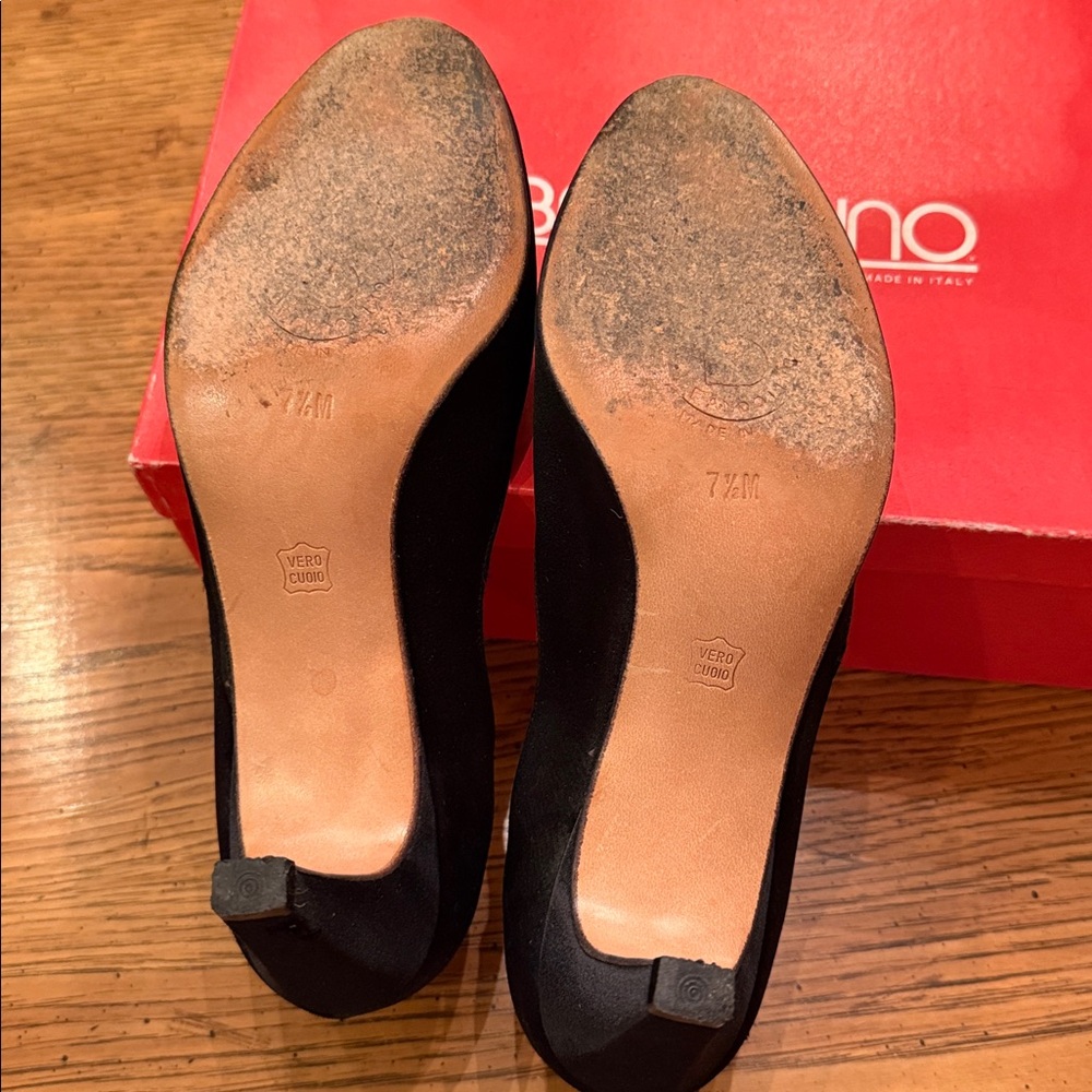 Bandolino VATIO ItalianBlackSatin PeepToe Fan AdornedHeelsElegance&comfort7.5M - Picture 7 of 8
